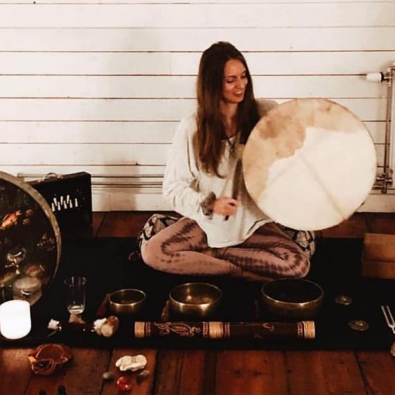 YIN & SOUNDBATH – Sträck Ut & Bada i Ljud