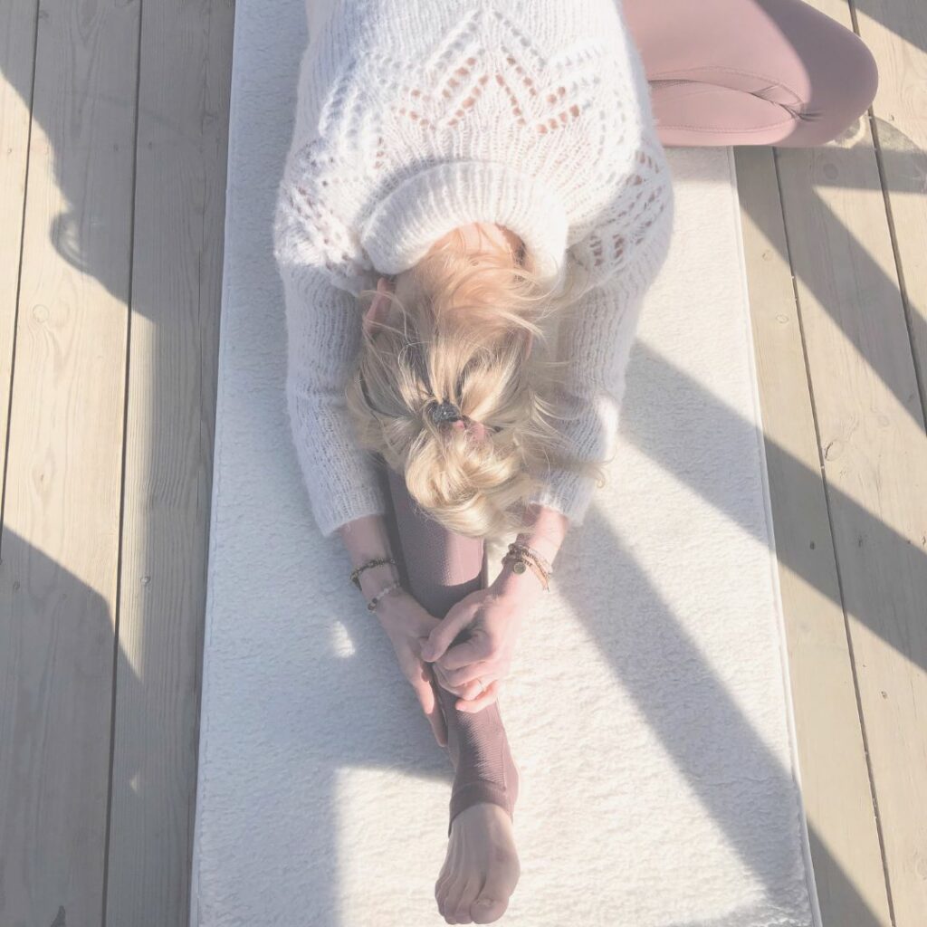Yin Yoga och Elementens teori – fördjupning i  Element Metall och Vatten - Sön 3 dec kl. 10-13
